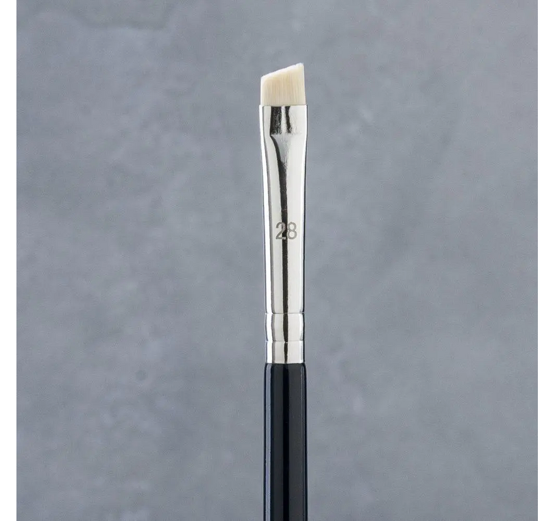 No28. BROW BRUSH