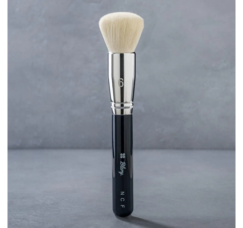 Buffer Kabuki Brush No.06