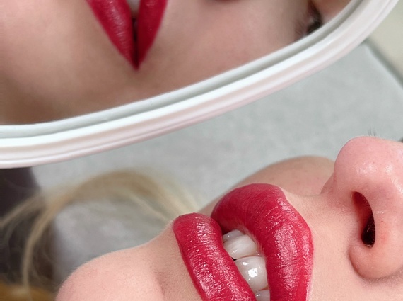 full lips